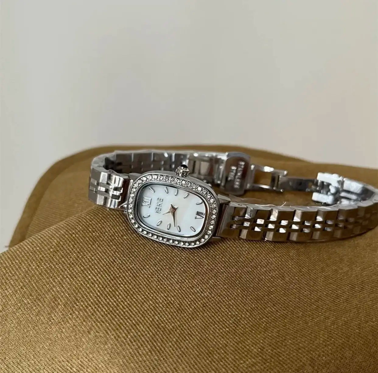 Ladies Luxury Quartz Watch