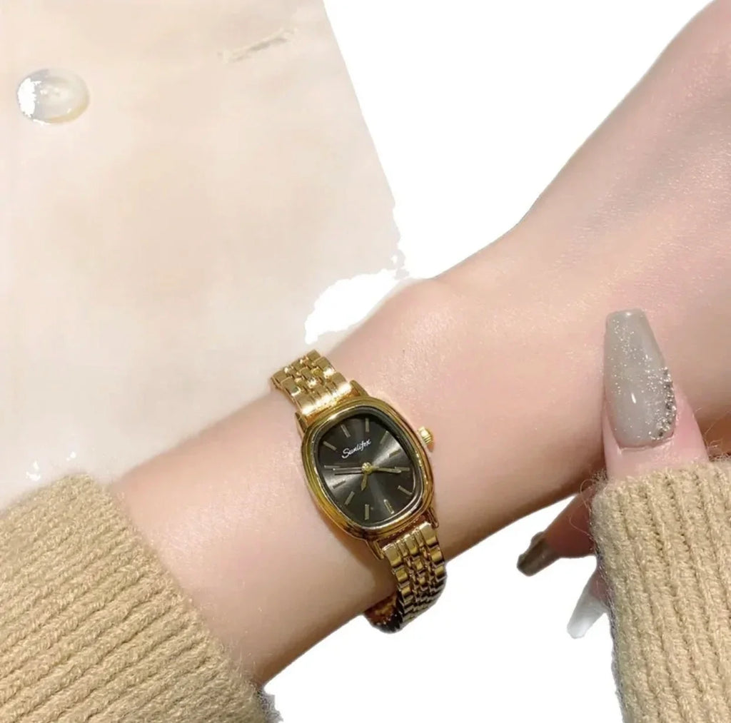 Elegant Women’s Quartz Watch